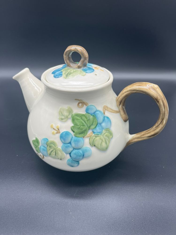 Vintage Metlox California Grapevine Teapot - Hand-Painted Poppytrail Pottery
