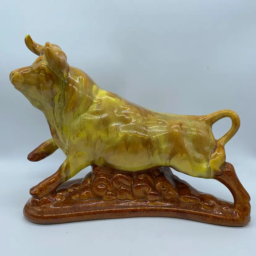 #1412 Vintage Vintage Atlantic Mold hand-painted ceramic bull sculpture featuring a glossy yellow and brown glaze