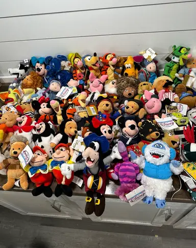 Commonwealth Picker Live You Pick Plush 