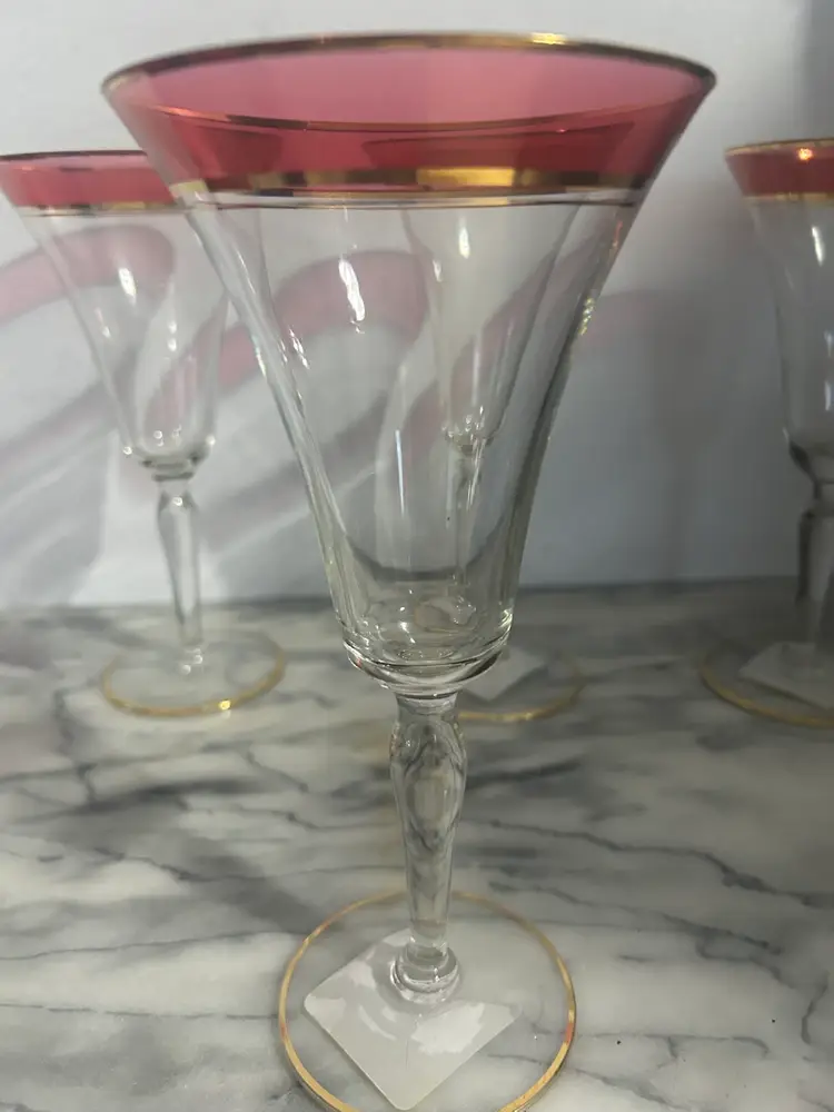Cranberry Flash Gold Rimmed Wine/water Stemmed Glasses Set Of 4