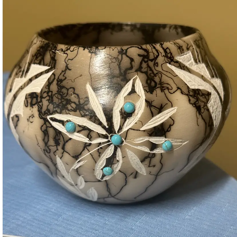 Navajo Horsehair Pottery Maka-Sika Etched w/ Turquoise Pot Signed 4.75”