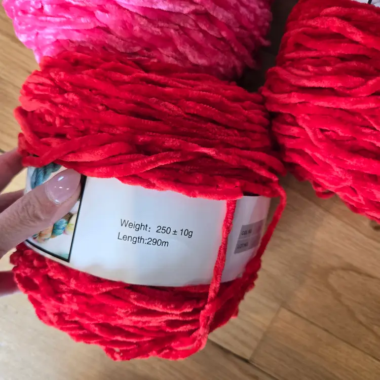 New Chenille Yarn shades of pink red 7 skeins 290m/317yds length each