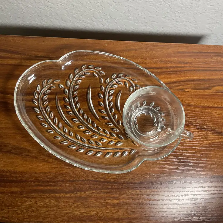 Federal Glass Snack Tray & Cup Set