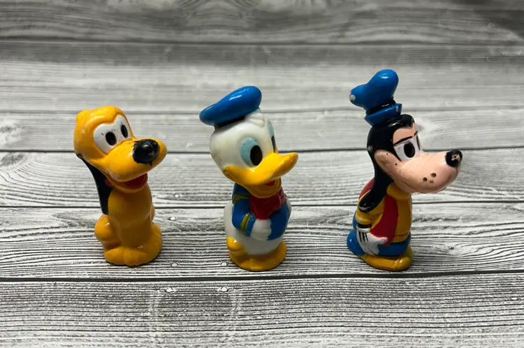 Vintage 1987 Lil Playmates Disney Magic Kingdom Castle Playset Figures