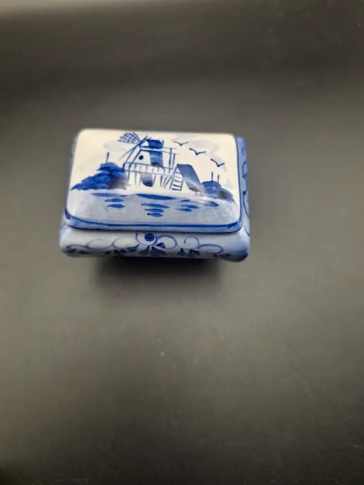 Delft rectangle trinket dish As Is