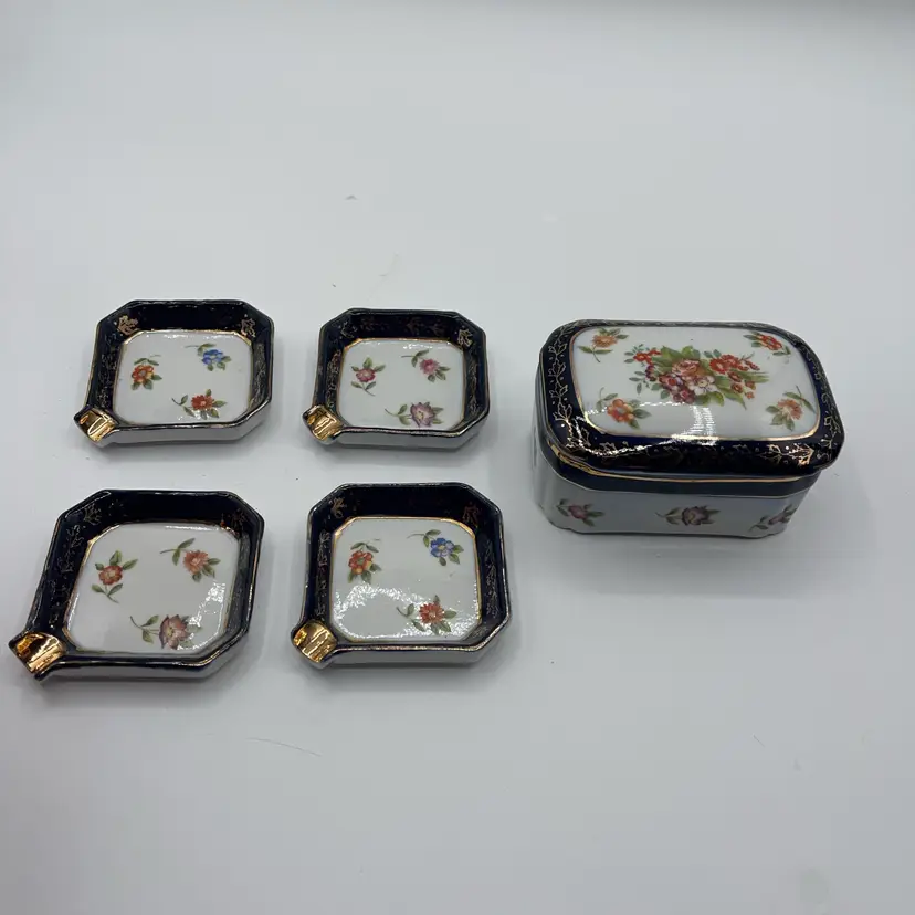 Vintage Cigarette Box And Four Ashtrays Made In Japan Floral Design Gold Leaf