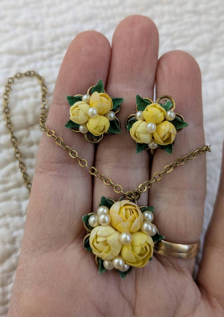 Vintage Shell Necklace and Earring Set with Pale Yellow Roses and Pearls
