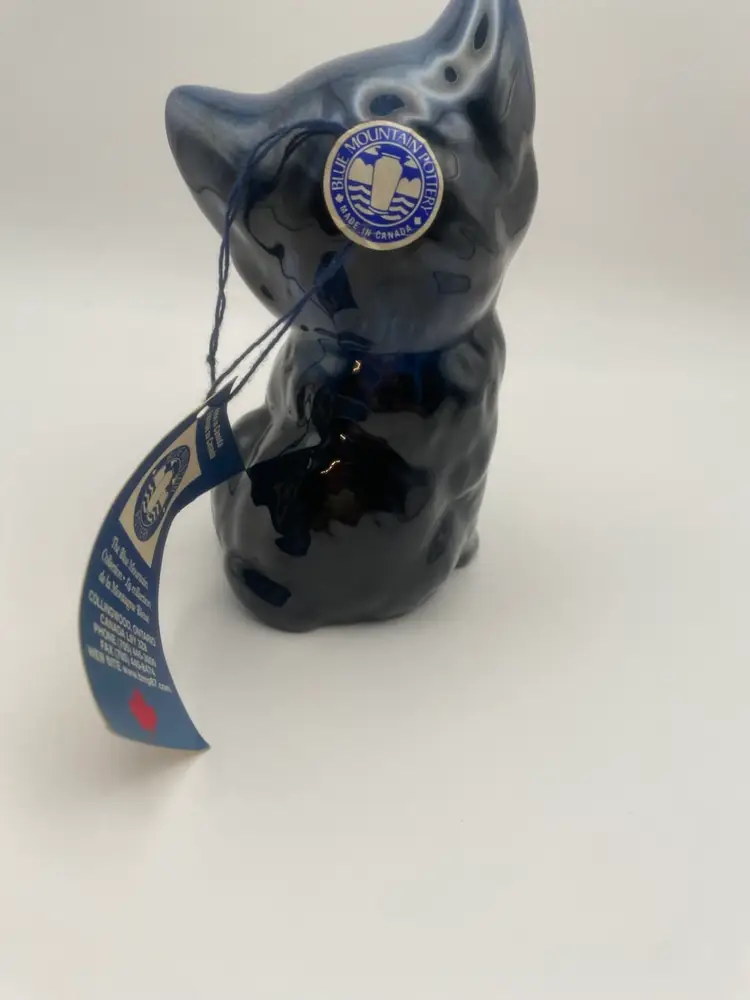 Vintage Blue Mountain Pottery Cat Teal Blue/ Black Glaze 5 1/2" Tall