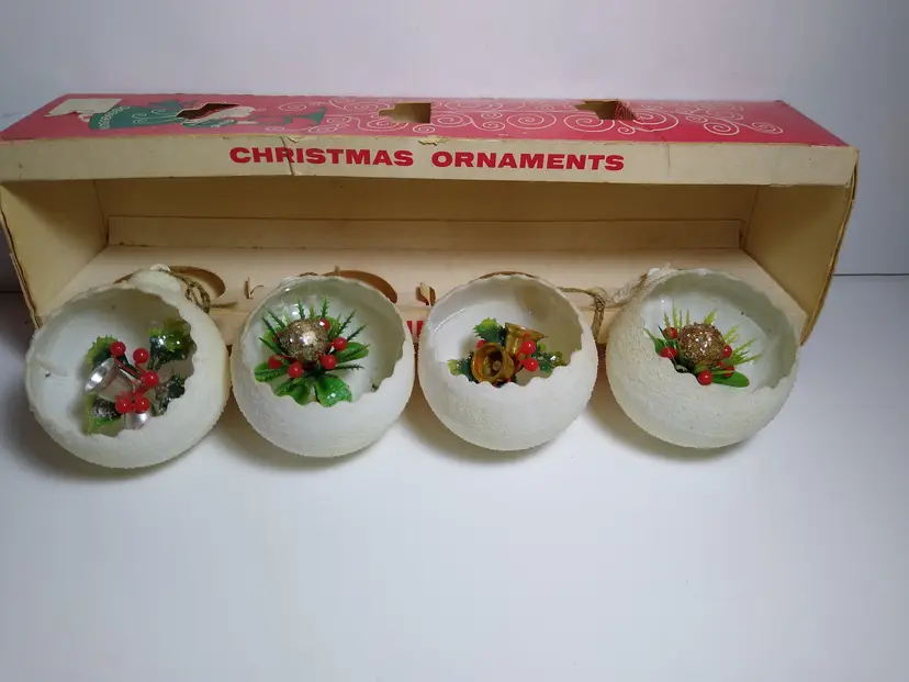 Decor Novelties Box Of 4 Christmas Ornaments Retro Mid Century Plastic Snowballs