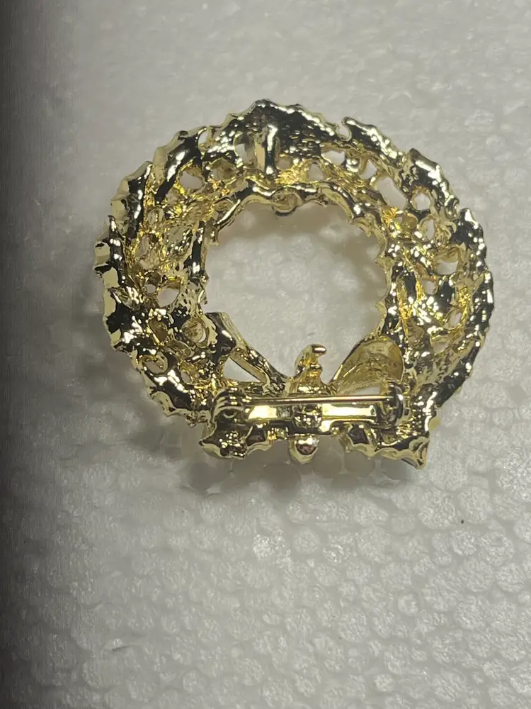 Wreath Brooch