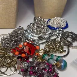 #186 Antique Mall Jewelry Jars (12/11) Craft Bag