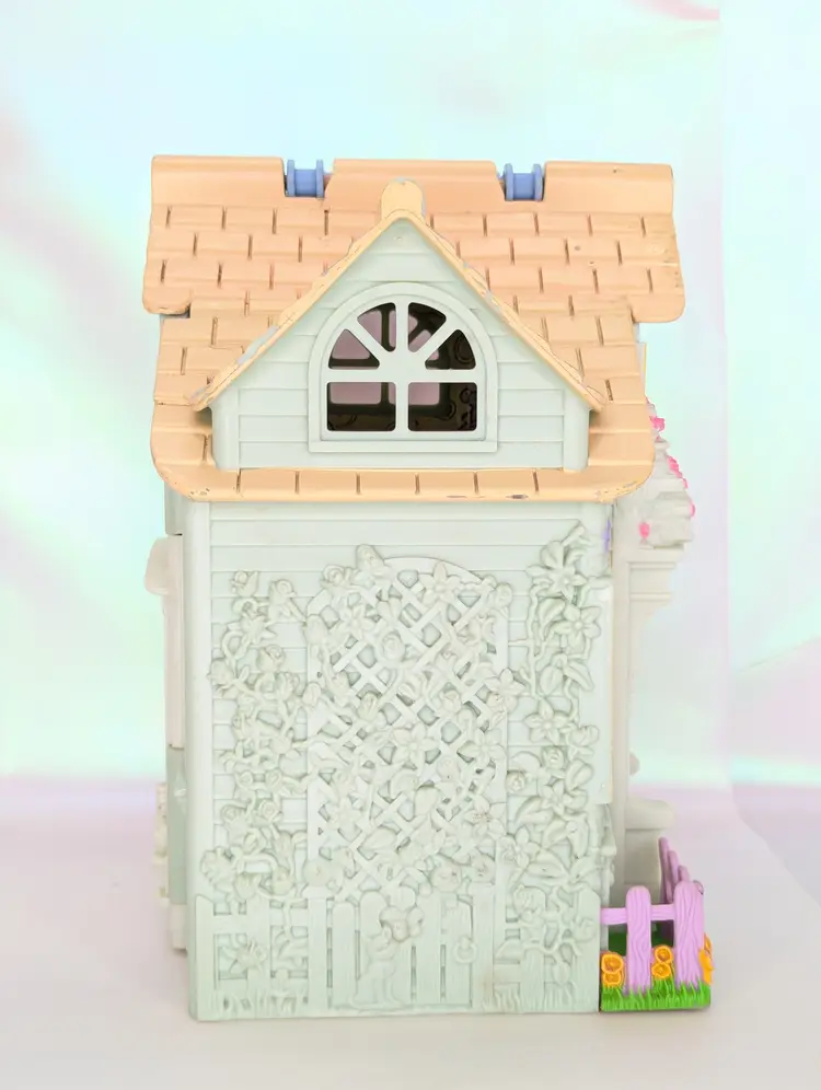 Fisher Price Sweet Streets Country Cottage Dollhouse & Table, Chair 2004 Carry-along miniature loving family House Vintage Collectible toys