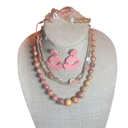 #28 - 4ocean Pink Shell Necklace Lot