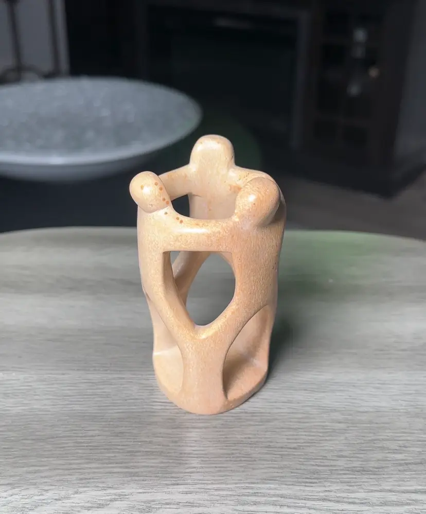 HANDCARVED KENYA SOAPSTONE ABSTRACT 3 PERSON SCULPTURE “CIRCLE OF FRIENDS”