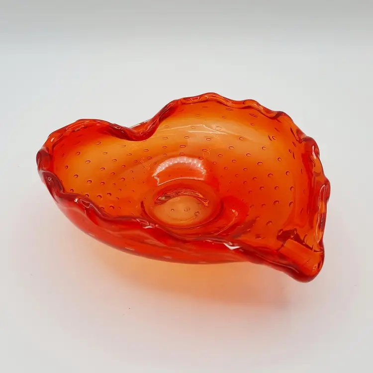 Orange Red Art Glass Heart Shaped Trinket Dish Ashtray Controlled Bubbles Ruffled Edge