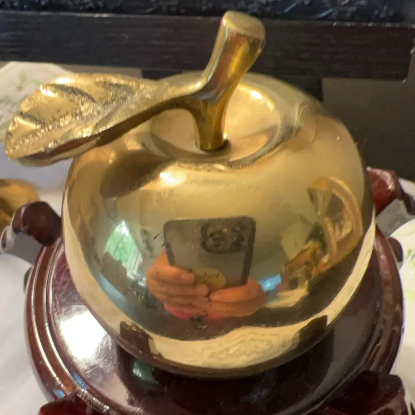 🏔️ Vintage Brass Apple Bell 3”