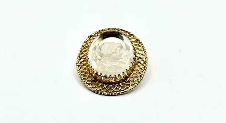 Intaglio Cameo Brooch Pin. 1.5” small areas of tarnish