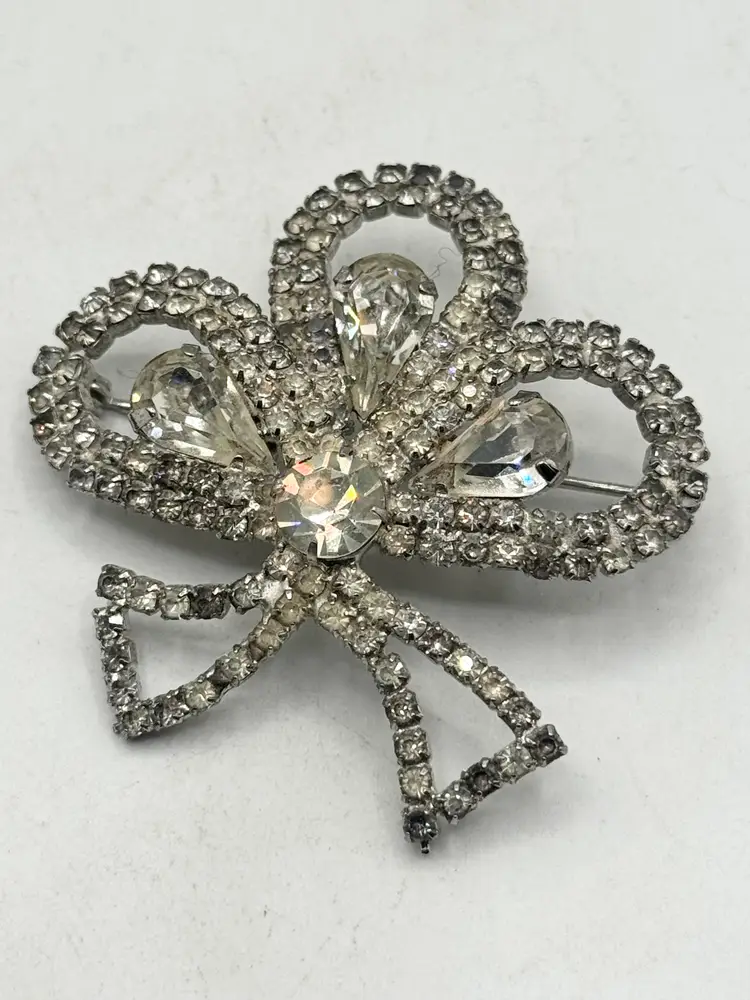 Weiss vintage glass rhinestone brooch pin