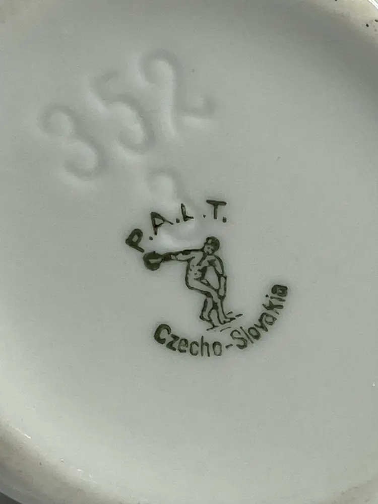 Vintage P.A.L.T. Czecho-Slovakia porcelain lusterware open sugar bowl