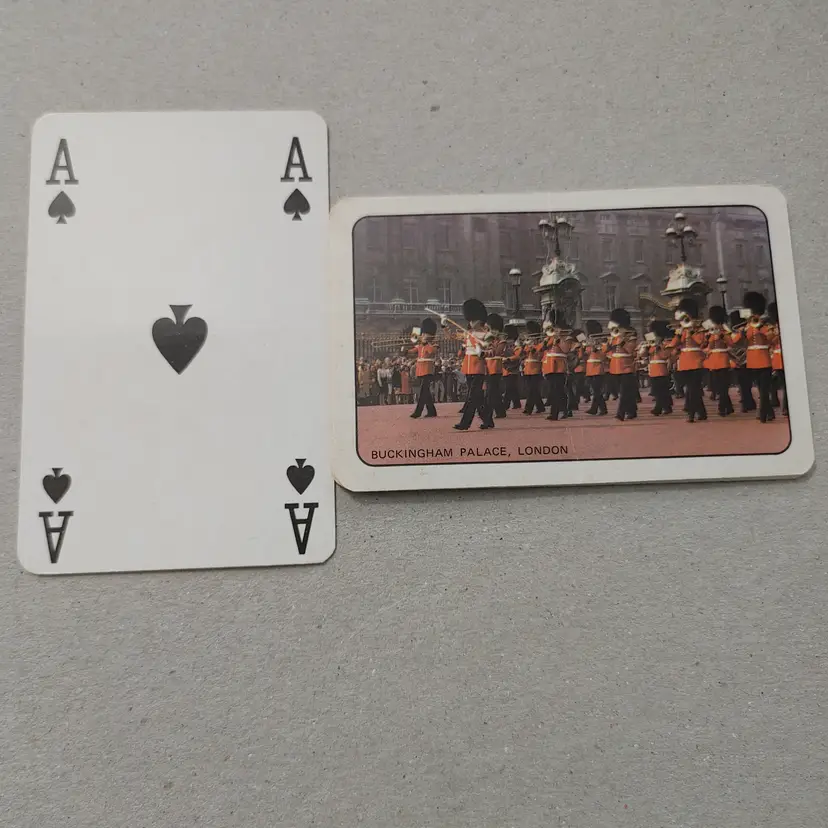 1 Single Swap Card - Playing Card. Buckingham Palace London Guards. Dimension 2.5 x 3.5. Read description.