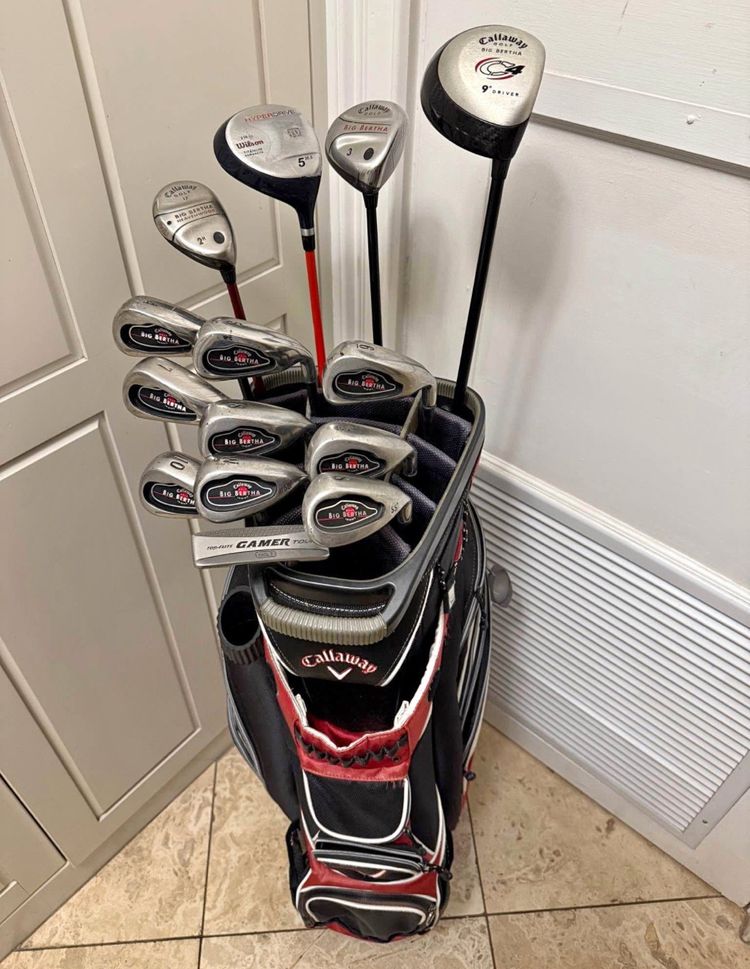 Callaway Big Bertha golf club set.  Compelte right handed set with Callaway golf bag