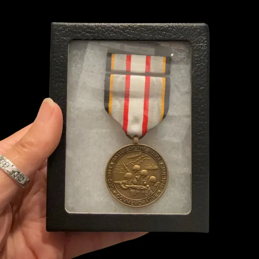 The Battle of the Bulge Commemorative Medal and Ribbon Glass Cased Set, Made In USA