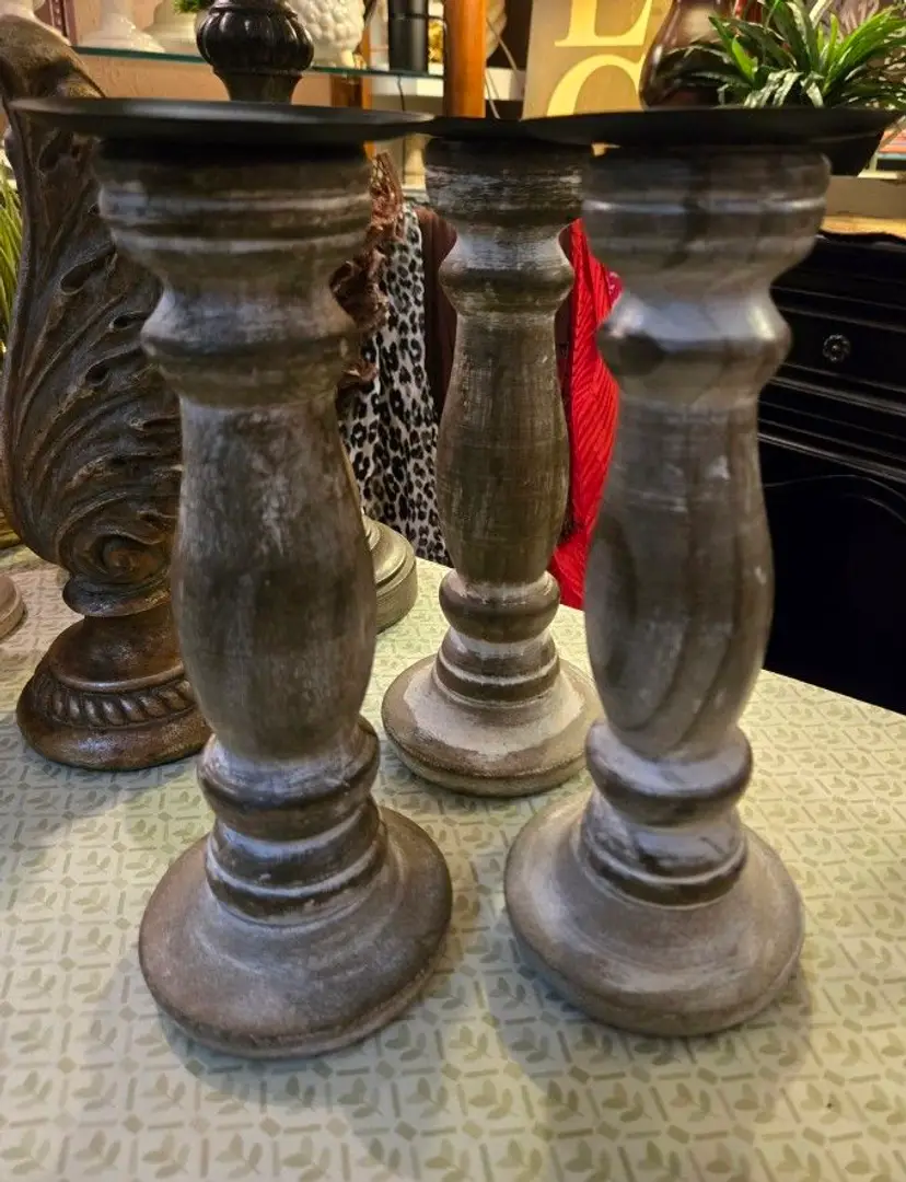 Set Of 3 Farmhouse Weighted Wood Candle Holders