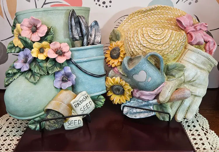 Charming Pair of Vintage Gardening Themed Wall Pockets Floral Vases (read)