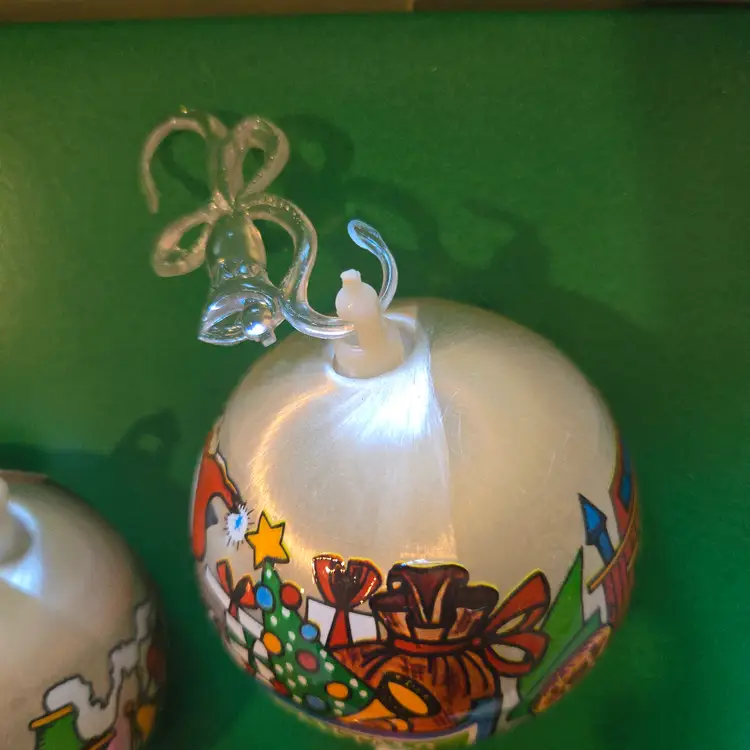 "Unbreakable" - 4-Bradford Christmas Ornaments satin - orig. box