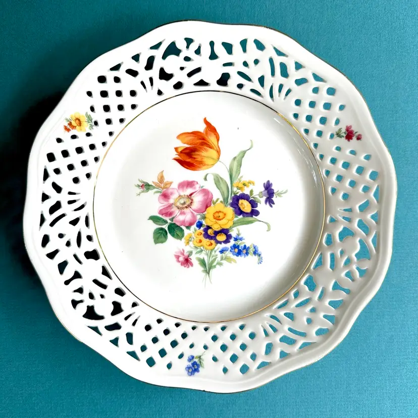 Vintage Plate Thun Czech Republic Reticulated Porcelain Hand Painted Flowers 7.5” No Issues