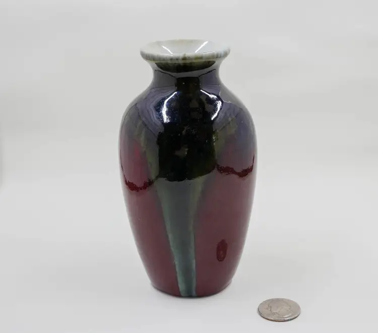 Ceramic vase, 6"