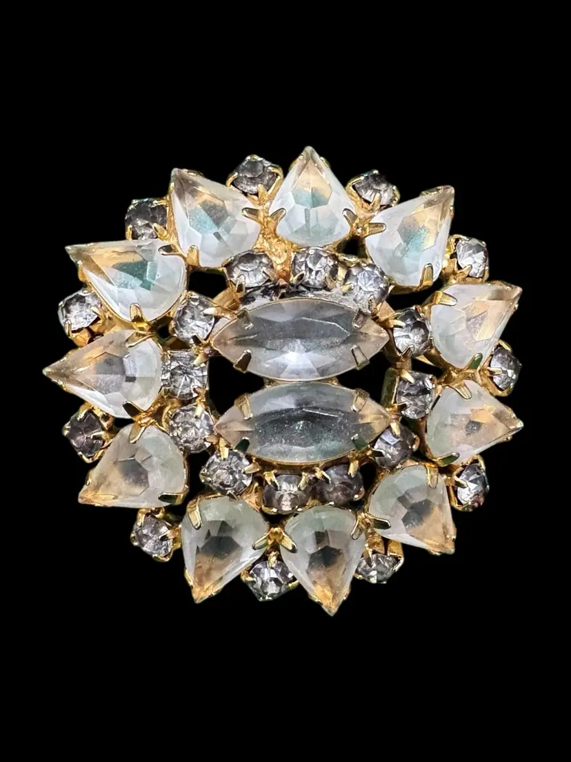 #01 107. Vintage Clear Glass Prong Set Rhinestone Brooch