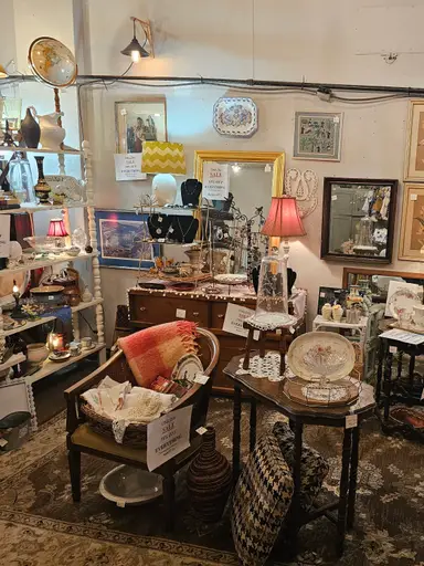 Antique Booth Clearance! On Location Sale with Attic Antics