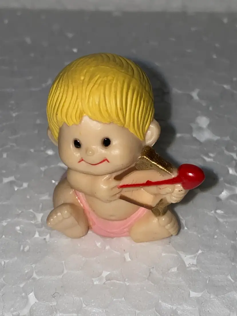 25% Off Vintage Hallmark Valentines Day Merry Miniature Figurine As Pictured (was $6)