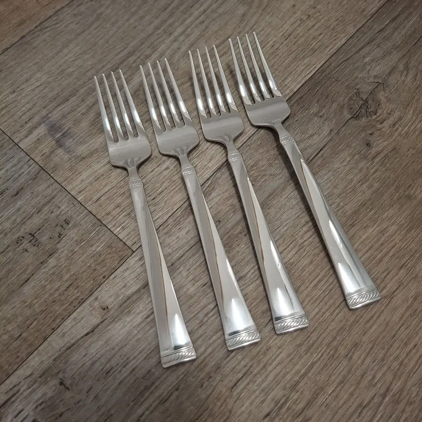 NWOB Mikasa Set of 4 Stainless Salad Forks Rope Band Tip & Heel, Vietnam