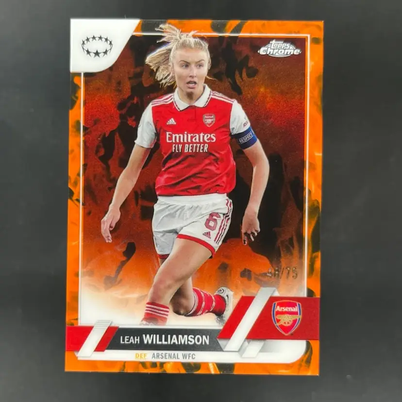 Leah Williamson 2022/23 Topps Chrome UWCL Inferno /75 Soccer Card