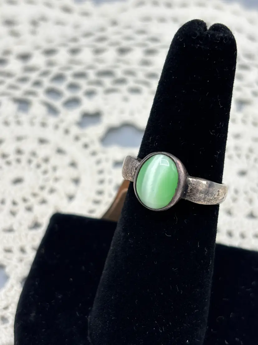 Sterling green cat eye ring