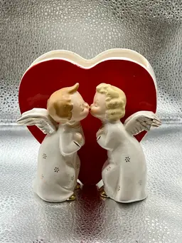 1950’s Highly Sought After Valentine’s Day Lefton RED Kissing Angels Planter.