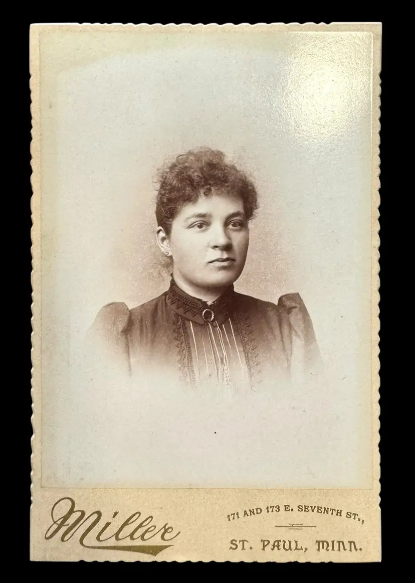 Antique Vintage Cabinet Card Victorian Woman Lady Curly Hair St Paul Minnesota