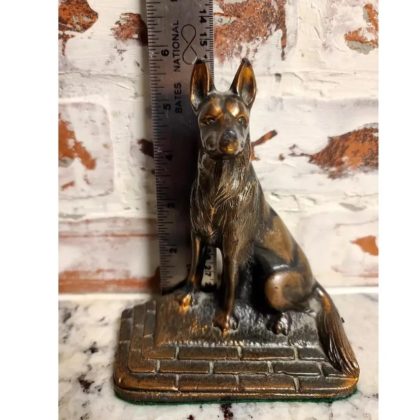 (1) Antique German Shephard Metal Book End