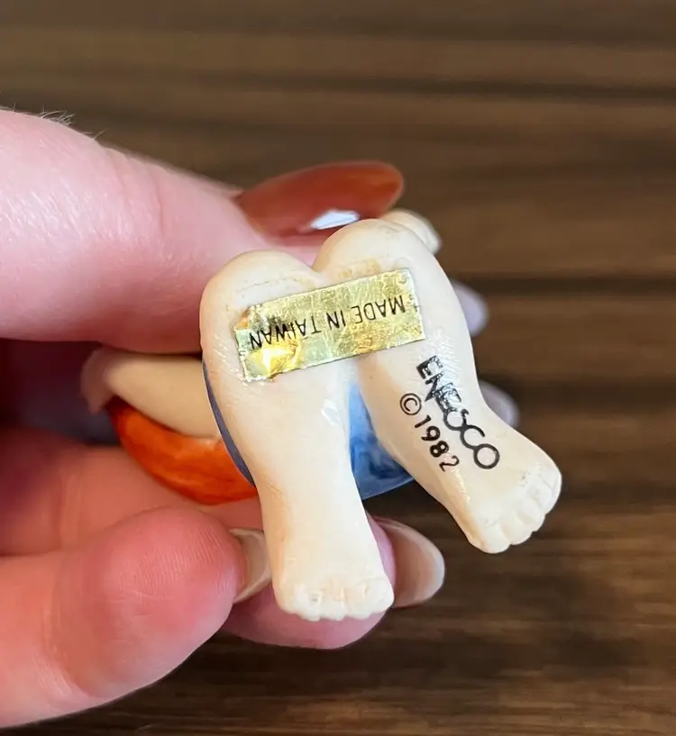 1982 Enesco FD Kneeling Boy