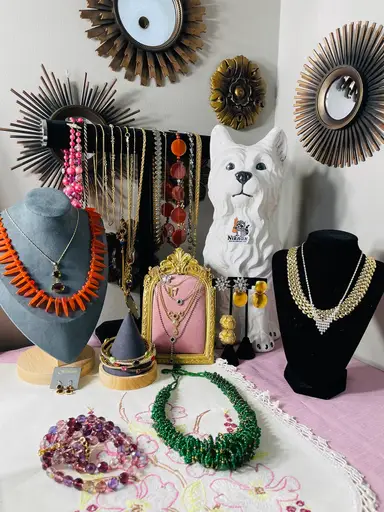 Jewelry With Kels And Bennett