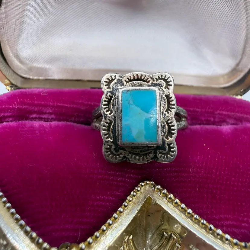 Vintage Navajo sterling silver turquoise ring