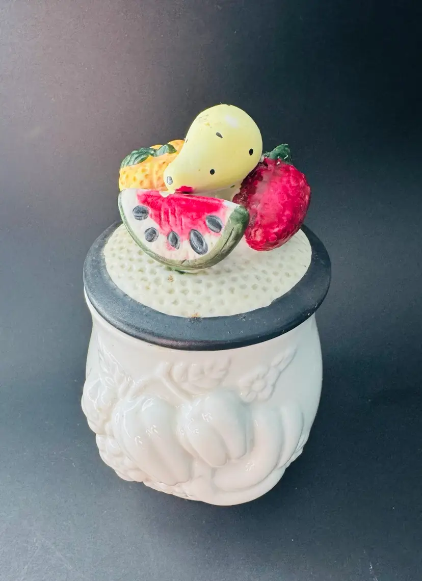 Beautiful Vintage Ginger Jar
Handpainted Fruit On Lid