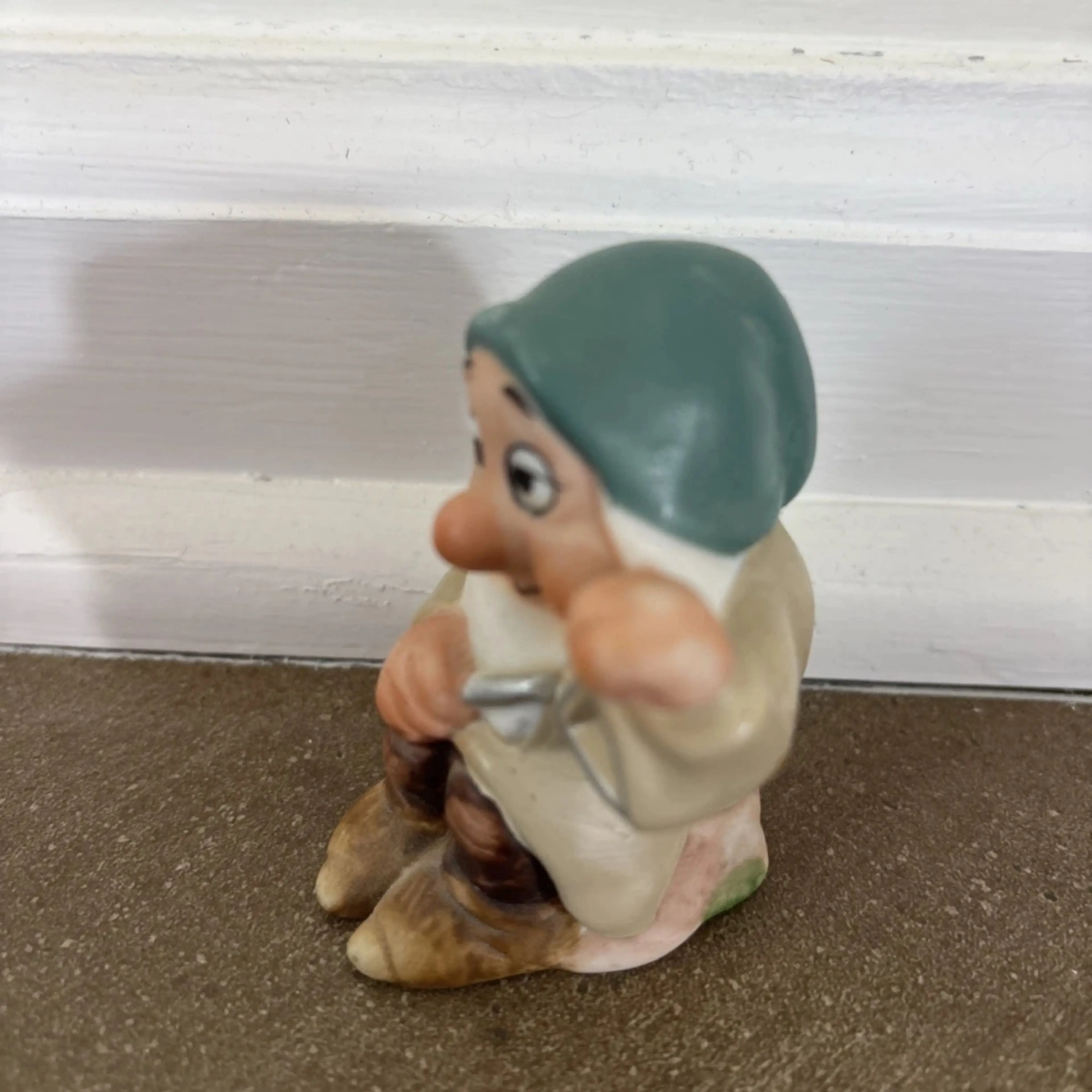 Image 2 of 6