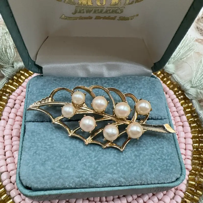 #03 Vintage Faux Pearl Gold Leaf Tone Brooch