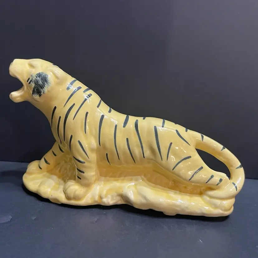 1950s Cameron Clay Products Ceramic Tiger Planter ~5.75β x 9.5β x 4β