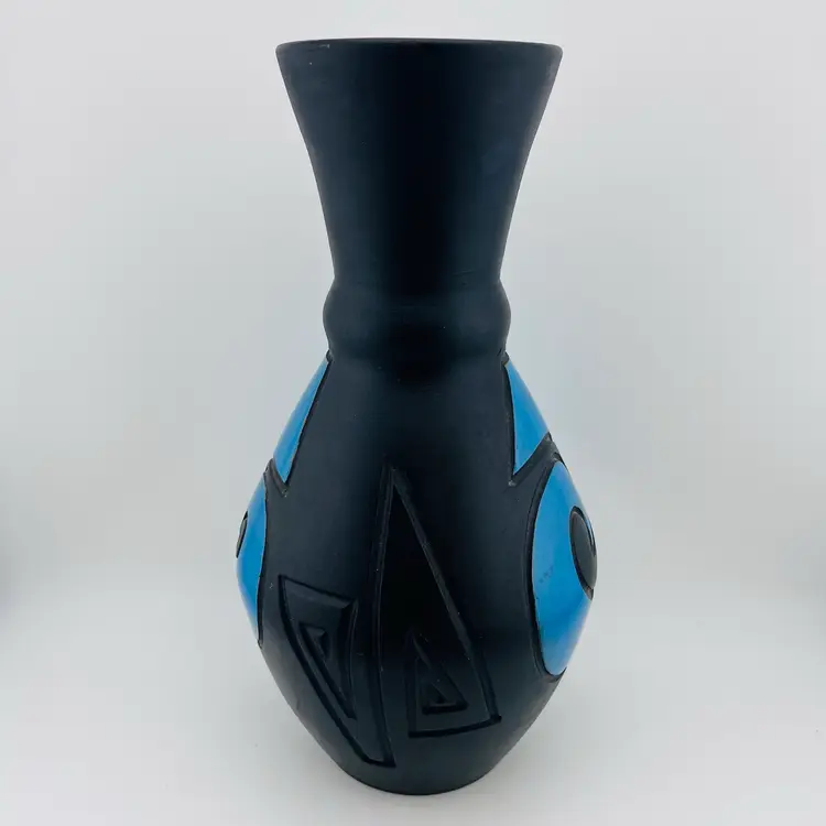 Signed Carlos Seminario Peruvian Black And Blue Engraved Pottery Vase 11.75”