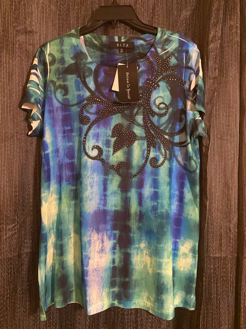 B.L.E.U. Women's Size XL Blue Tie-Dye w/ Sequins Pattern Short Sleeve Top - NWT