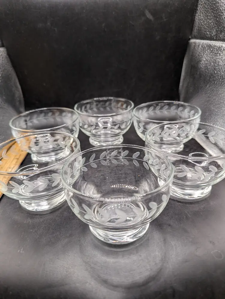 Vintage Anchor Hocking Etched Laurel Leaf Footed Dessert Bowls 3-1/2". Set of 6.